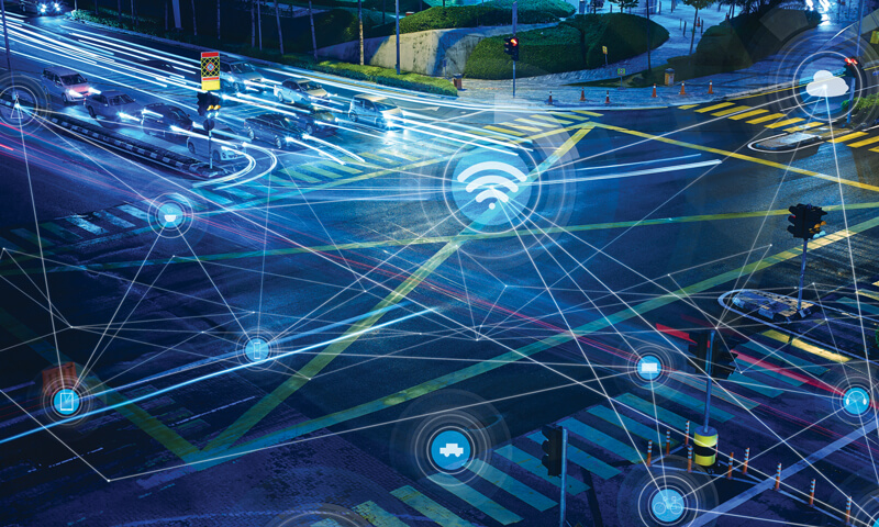 5G将彻底革新连接和联网的车辆技术，大幅提升智能，改善交通流量，同时提高安全性。